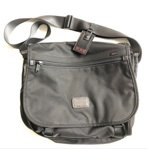 Tumi laptop bag, black.